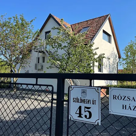 Rózsakő Ház Nyaraló
